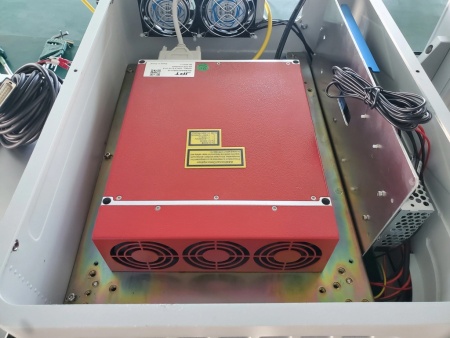 Картинка YDFLP-30-C-M7-S-R. Лазерный источник 30Вт JPT
